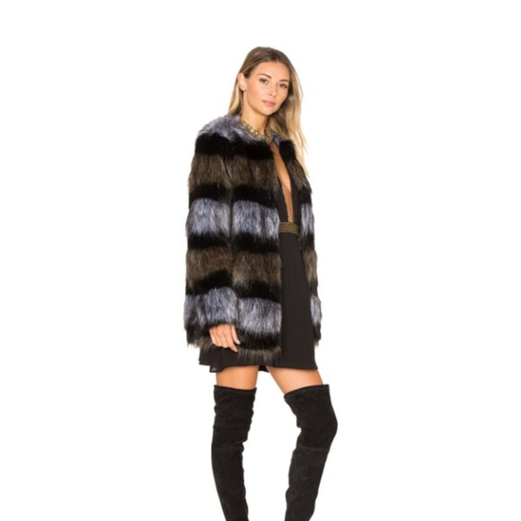 Ále by Alessandra x REVOLVE Antonella Faux Fur Coat – Size S – NWT – MSRP $268 - Picture 2 of 3